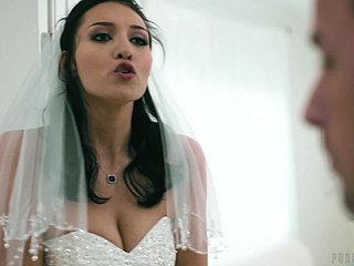 Sucia novia Bella Rolland recibe un golpe en benumbed boda