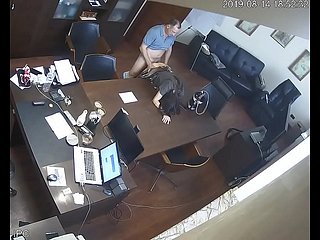 Russische Chef Fucks Sekretärin im Büro Versteckte Kamera