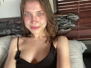 Sexo muito arriscado com um Pygmy Cutie - 4K 60FPS menina selfie