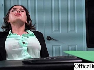 Офисная девушка (Krissy Lynn) с большими дынными сиськами обожает секс, фильм-34