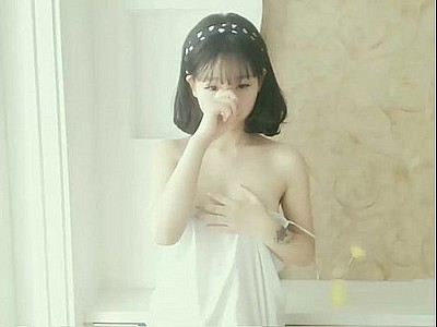 Rất Cute Girl Ít châu Á về Cam - BasedCams.com