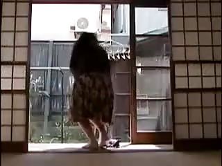 Saleable femme au foyer japonaise baiser les meubles
