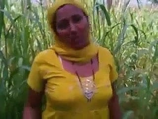 Indian Punjabi dziewczyna fucked w otwartym polu w Amritsar