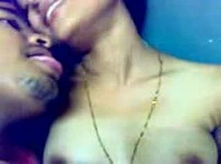 Leuke Kerala aunty ' s Tits en Pussy tonen gevangen genomen door haar BF