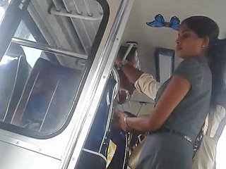 Sri Lanka arse bonito escritório menina em ônibus