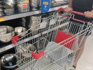 [Preview] Kylie_NG Squirts Upon Their way Motor car Depois de fazer compras em um supermercado